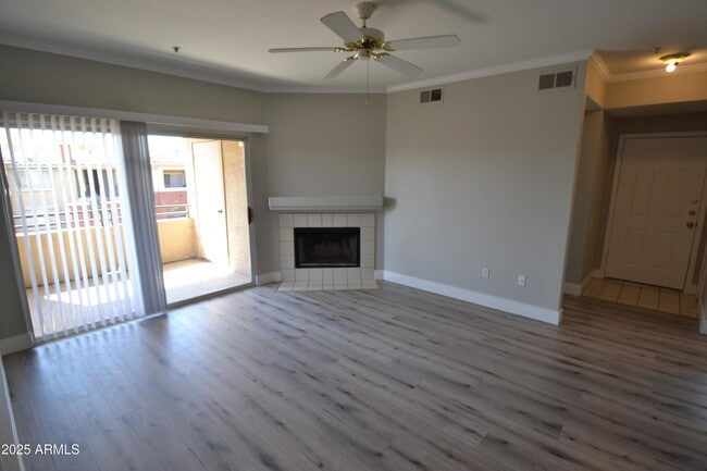 Building Photo - 5401 E Van Buren St