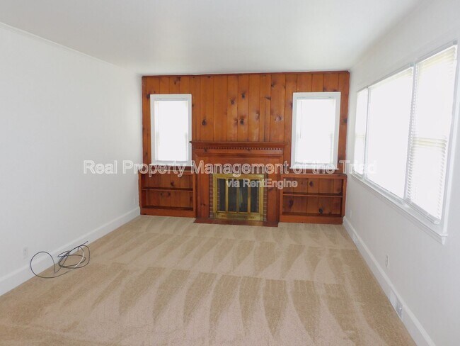 Building Photo - 3908 Lacy Ave