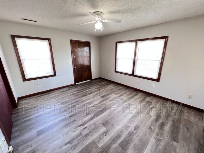 Foto del edificio - 1203 S 38th St