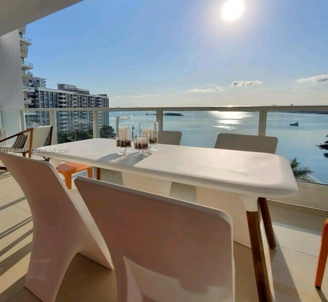 Foto del edificio - 2020 N Bayshore Dr