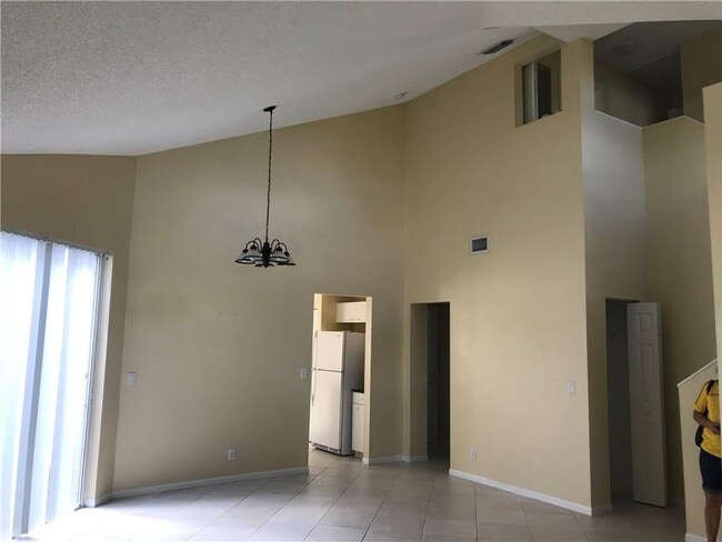 Building Photo - 4541 NW 60th Ln
