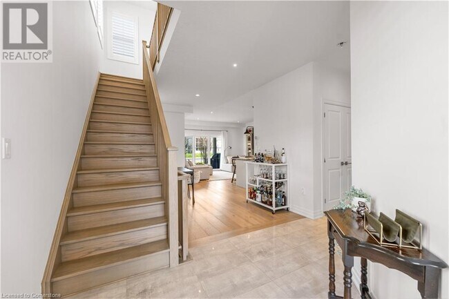 Photo du bâtiment - 1 St Andrews Ln S