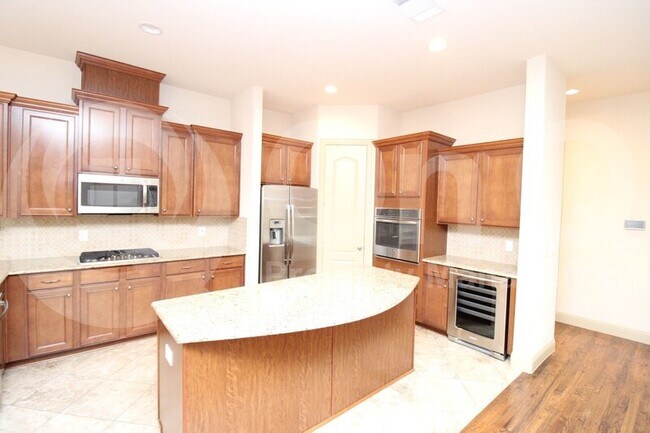 Foto del edificio - 652 Rockingham Dr