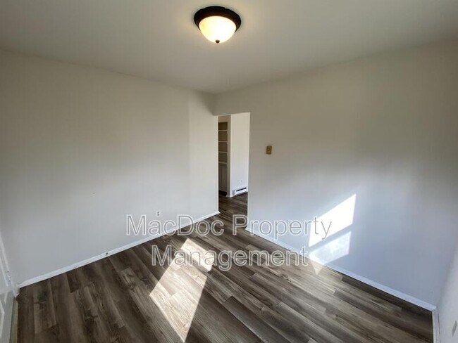 Foto del edificio - 6037 Rosedale Dr