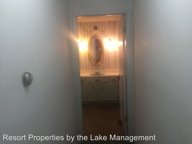 Building Photo - 4 br, 2 bath House - 58 E Orchard Ave