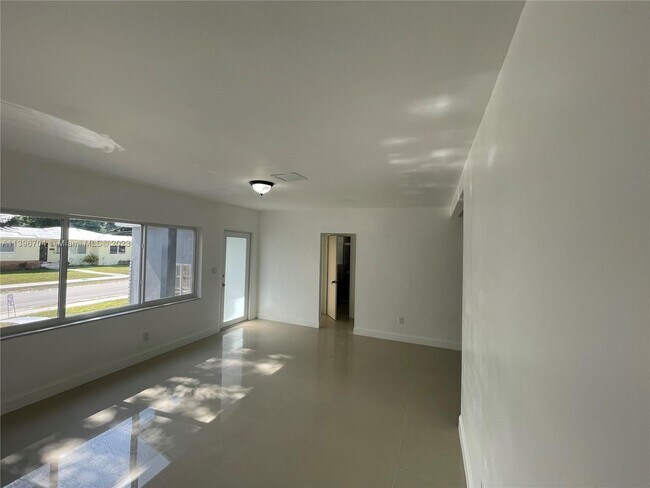 Foto del edificio - 315 NE 111th St