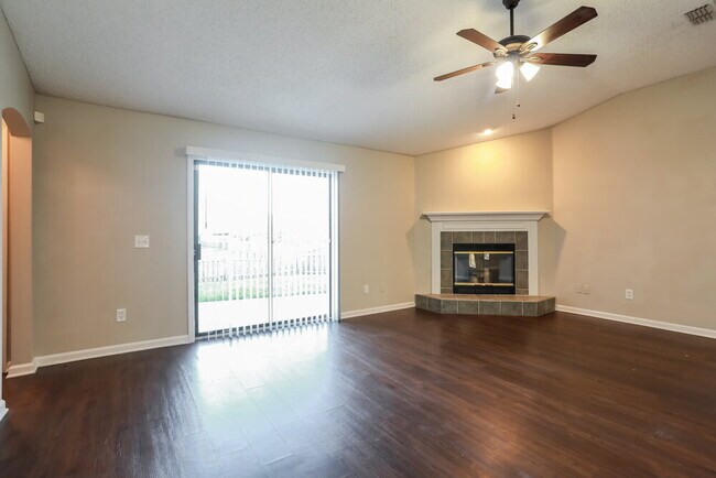 Building Photo - 1729 Glen Laurel Dr