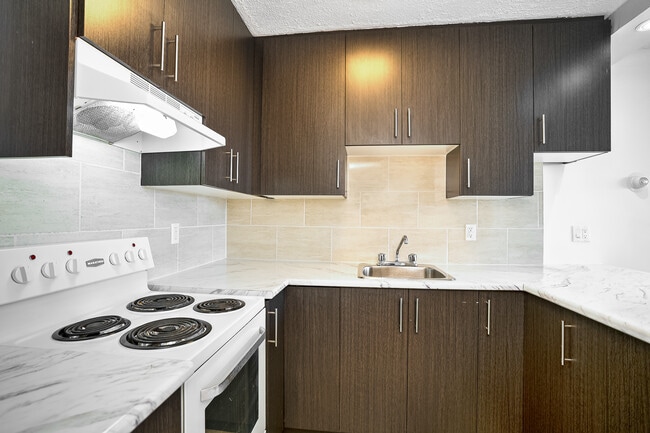 Building Photo - 5455 Rue de Terrebonne