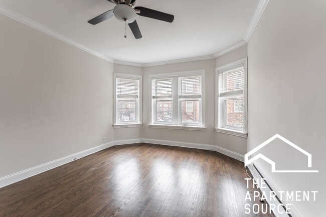 Building Photo - 655 W Roscoe St