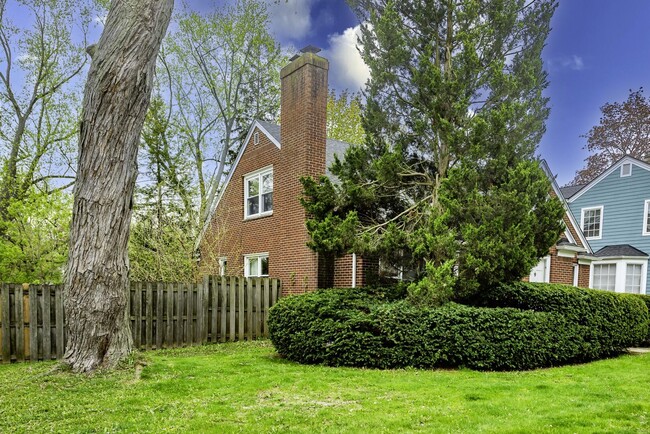 Building Photo - 1616 Morton Ave