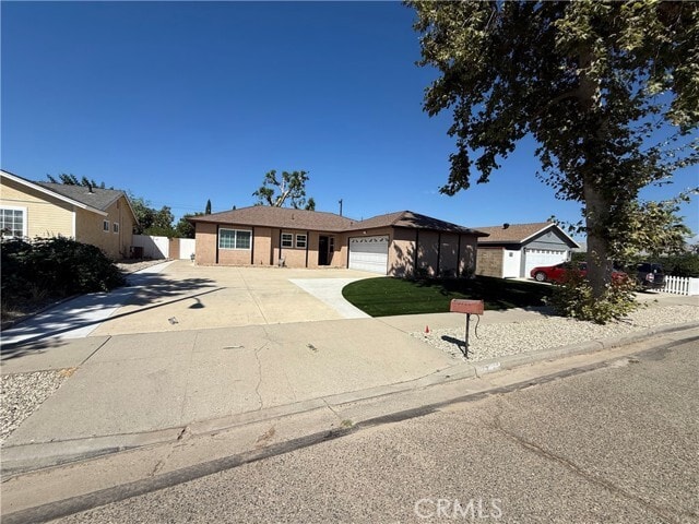Building Photo - 1343 Cherry Ave