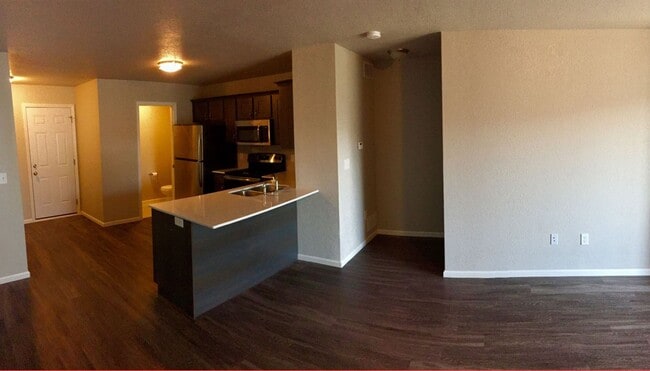 Foto del edificio - Spacious 3 bedroom, 3.5 bathroom Condo For...