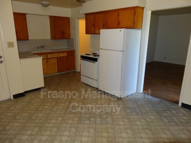 Building Photo - 4144 E White Ave