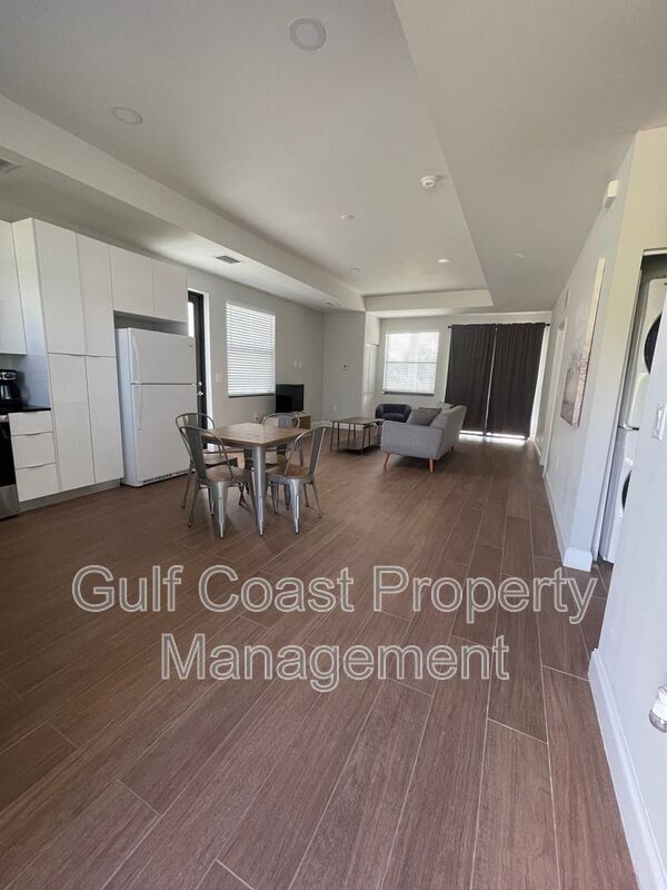 Foto del edificio - 681 Windermere Dr