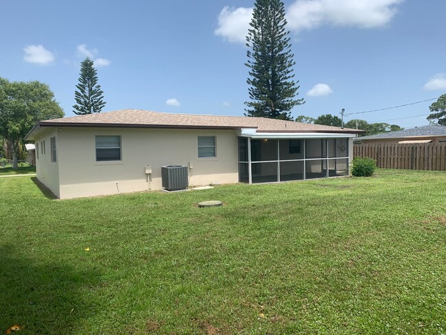 Foto del edificio - 3/2/1 RENTAL HOUSE IN THE RIVER PARK AREA.