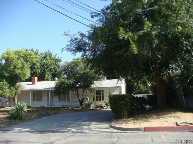 Primary Photo - 516 Diamond St