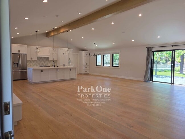 Foto del edificio - Amazing one of a kind home in the Heart of Walnut Creek