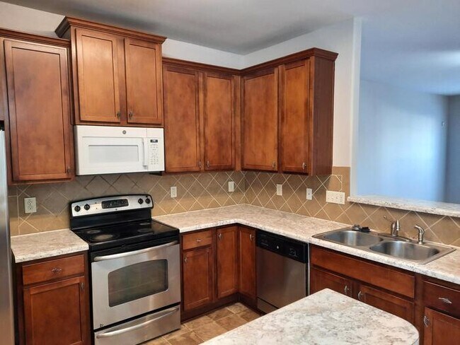 Building Photo - 6202 San Marcos Way