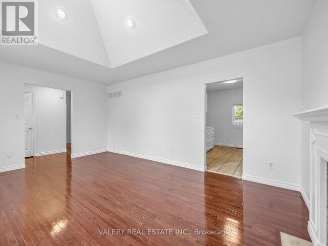 Building Photo - 1366 Applewood Rd