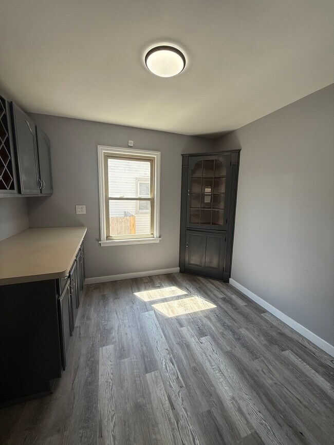 Foto del edificio - 18343 Oakwood Ave