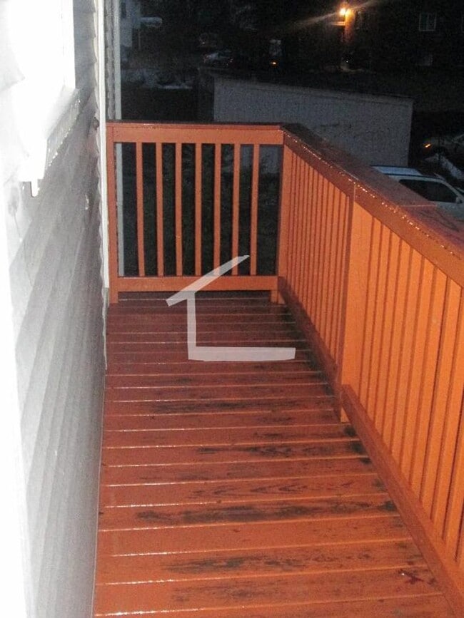 Building Photo - Large 4 Bed. in Allston, Porch, Backyard, ...