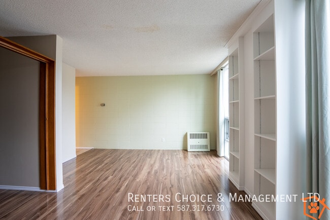 Photo du bâtiment - Convenient Apartment with First Responder/...