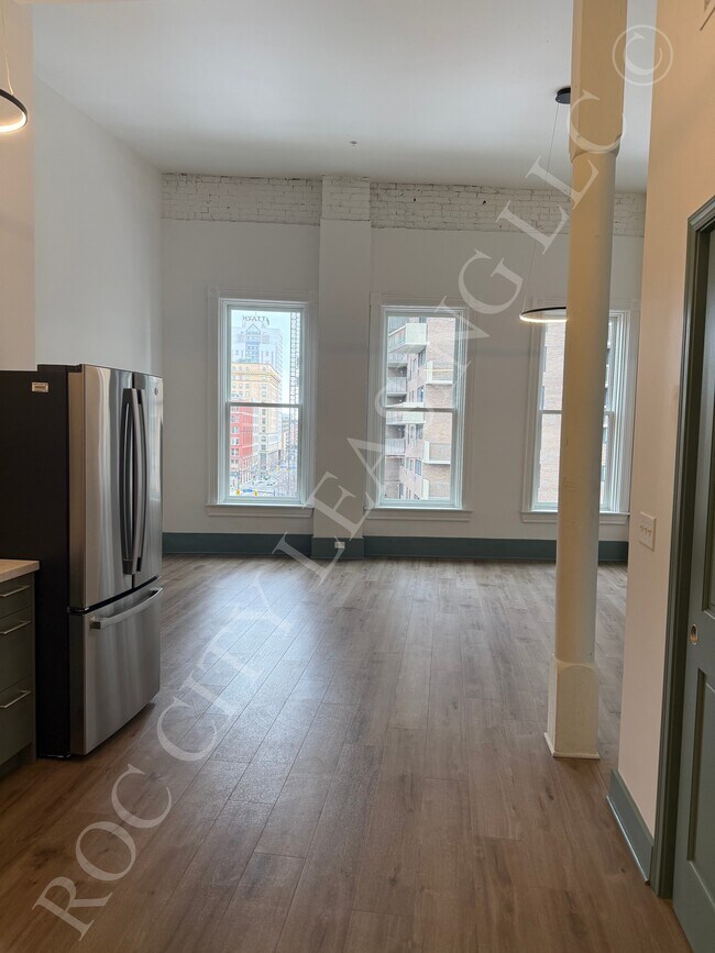 Building Photo - 151 St Paul St