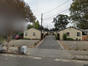 Building Photo - 543 Simon St