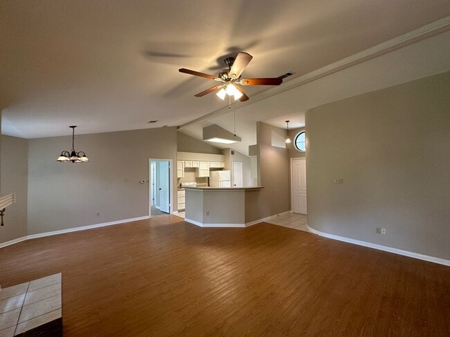 Building Photo - Single Story Home With Great Location