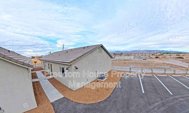 Foto del edificio - 1340 E Arrowhead St