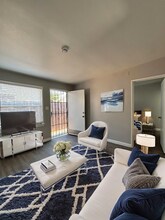 Building Photo - 611 N Olive St