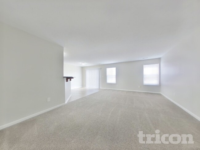 Building Photo - 943 Farmington Trail