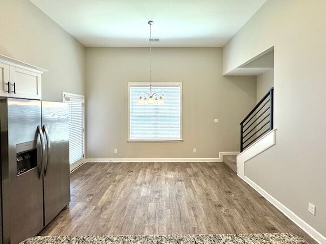 Foto del edificio - Now Leasing a 5-bedroom 3 bath home in Hor...
