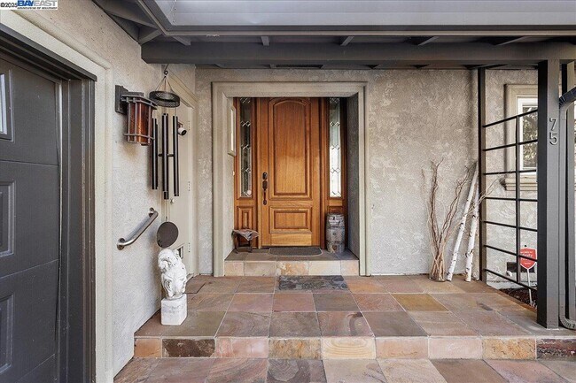 Foto del edificio - 75 Chadbourne Way