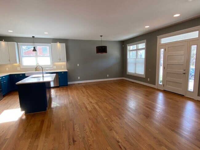 Building Photo - 906 Culpepper Ln