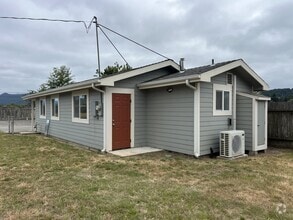 Building Photo - 1755 Glendale Dr