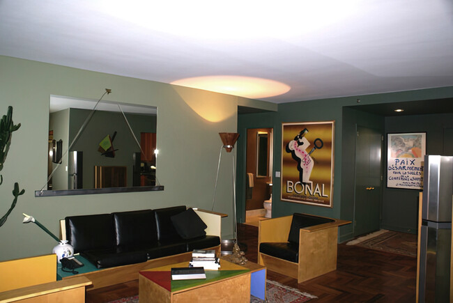 Living Room - 220 Riverside Blvd