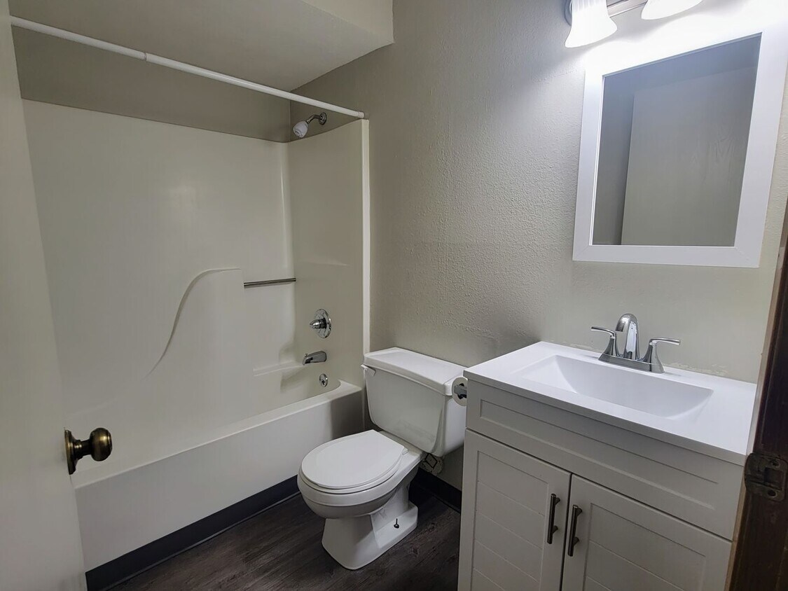 Foto del edificio - 3924 Kenowa Ave