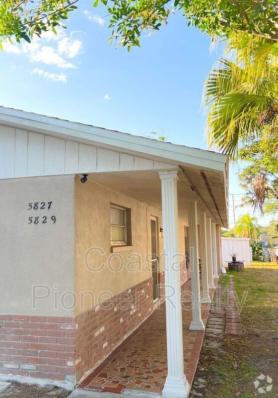 Building Photo - 5829 Elm St