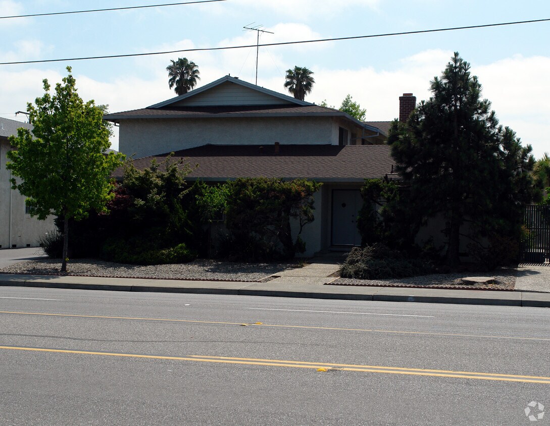 Foto del edificio - 540 S Fairoaks Ave