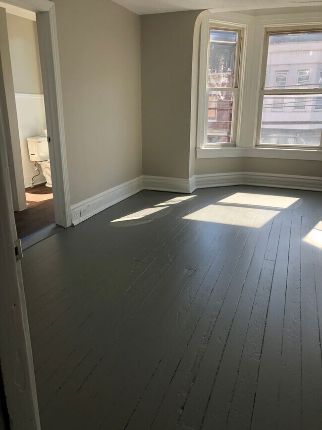 Foto del edificio - 257 E College Ave