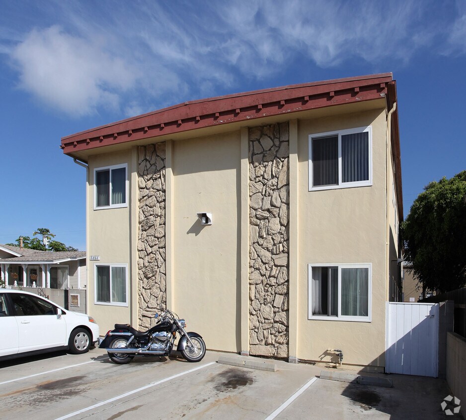 Building Photo - 4444 Montalvo St