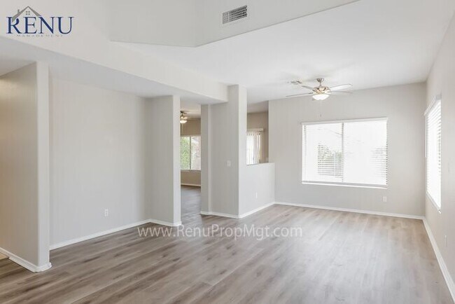 Foto del edificio - Available Now!