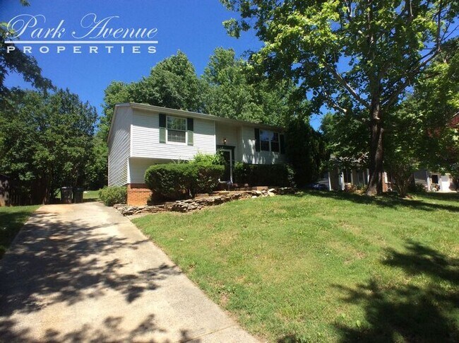 Foto del edificio - 8115 Bald Ridge Dr