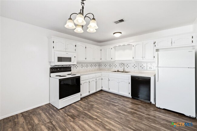 Foto del edificio - 322 Oakwood Loop