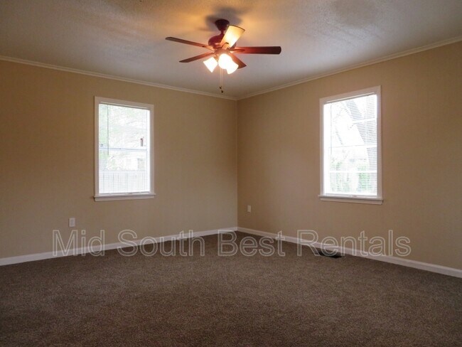 Foto del edificio - 3429 Parker Ave