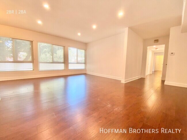 Foto del edificio - 8730 Charleville Blvd