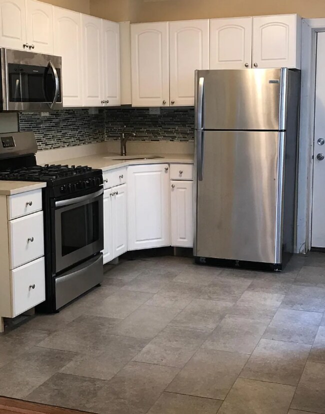 Foto del edificio - 4 Bedroom House For Rent In Manayunk