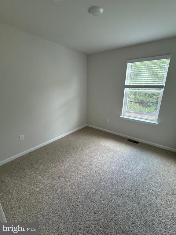 Building Photo - 844 Derwent Ln