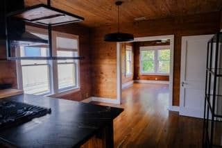 Foto del edificio - 1907 W 38th St